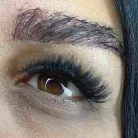 کاشت مژه موقت و لیفت ابرو