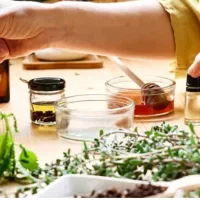 کار درمنزل برای بانوان طب (سنتی)