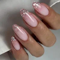 ناخنکده تخصصی کاشت ناخن در ولیعصر
