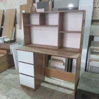 میز تحریر درخشان