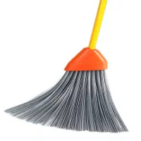 استخدام خدمتکار خانم