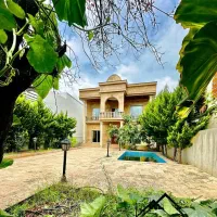 کاخ-ویلای-استخردار-در-منطقه-برند-و-جنگلی