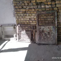 پنجره درب لانه پرنده