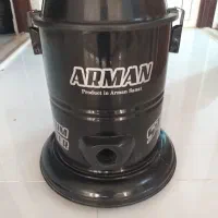 یک عدد جاروبرقی سطلی مشکی