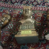 مجسمه چهره و کوروش