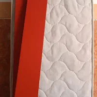 تخت و تشک با تم قرمز و مشکی|تشک تختخواب|شاهرود, |دیوار