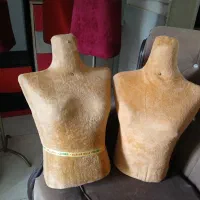 تعدادی مانکن ایستاده و نیم تنه و چندعدد ورقه ای|فروشگاه و مغازه|خرمآباد, |دیوار