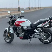 مدل 2003بدون رنگ بدون چین اگزوز سوتی زیرپا عالی