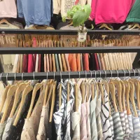 فروشنده خانوم متعهد و با تجربه