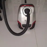 جارو برقی فوما ژاپن فقط دو سه بار ازش استفاده شده