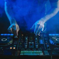 دیجی و شومن