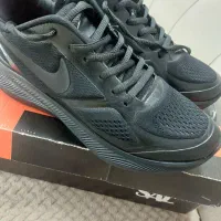 کتونی اسپرت و راحت رنگ تمام مشکی سایز ۴۱