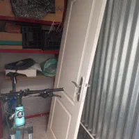یک عدد درب سرویس بهداشتی چوبی