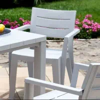 میز غذاخوری صندلی پلاستیکی