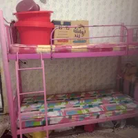 یک تخت دو طبقه