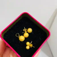 مقداری طلا۸۰هزار تومن بالای تابلو