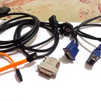 تعدادی کابل VGA و برق ارت‌دار + مبدل DVI به VGA|قطعات و لوازم جانبی رایانه|اصفهان, شیخ اشراق|دیوار