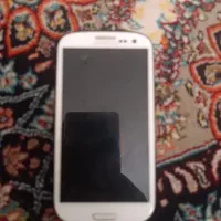 دو عدد گوشی سامسونگ و هاوایی