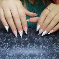 کاشت ناخن|خدمات آرایشگری و زیبایی|کرج, کوی زنبق|دیوار