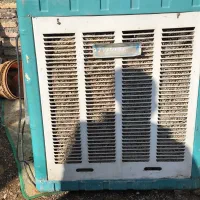 یک عدد کولر آبی بزرگ درحد با چهار پایه