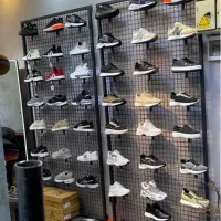 رگال کفش کتونی ویترین