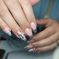 کاشت و ترمیم ناخن اقدسیه