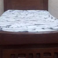 تخت خواب یک‌نفره