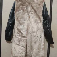 پالتو خز دستهاش چرمه تمیز|لباس|میانه, |دیوار