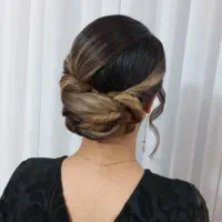 مدل فیبرو شید رنگ لایت میکاپ شنیون اجاره لاین ناخن|خدمات آرایشگری و زیبایی|کرمان, |دیوار
