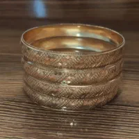 چهار عدد النگو طلاروس هر عدد ۶۰ هزار تومان