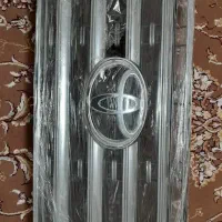 جلو پنجره لندکروز