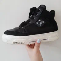 کتونی و پوتین ساق بلند