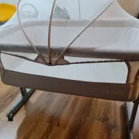 تخت کنار مادر فیکشن