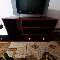 میز و تلوزیون در حد نو و سالم به شرط،سالمی|تلویزیون و پروژکتور|کرمانشاه, |دیوار