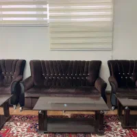 ۲ دست مبل  تمیز همراه میزها