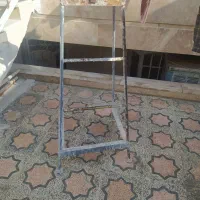 چهارپایه فلزی محکم