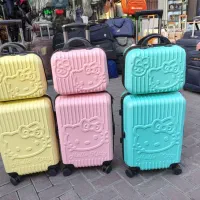 چمدان هلو کیتی دو رقم در رنگبندی مختلف