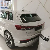 آئودی Q4 etrone40