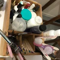 وسایل ناخن کامل به همراه میز بزرگ برا کار|آرایشگاه و سالنهای زیبایی|قم, دورشهر|دیوار