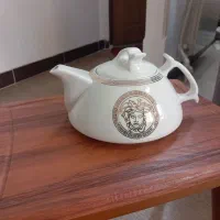 قوری بزرگ و زیبا، کاملا نو و سالم تمیز