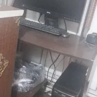 میز وکامپیوتر
