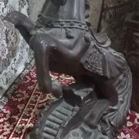 مجسمه اسب