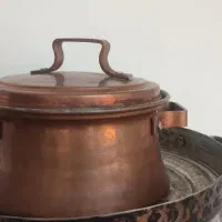 فروش وسایل دکوری قدیمی و آنتیک|کلکسیون اشیاء عتیقه|اصفهان, تخت فولاد|دیوار