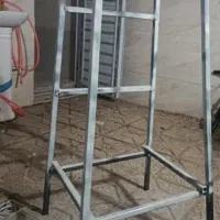 چهار پایه آهنی