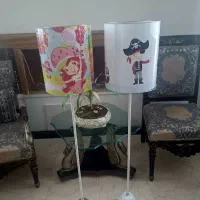 آباژور ایستاده