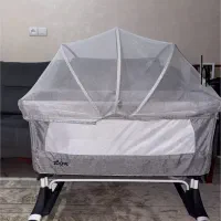 تخت کنارمادر