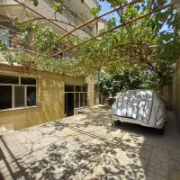 آپارتمان-همکف-با-حیاط-اختصاصی-راه-مجزا