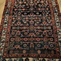 چند تخته فرش دستباف