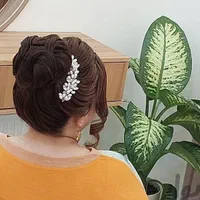 شینیون میکاپ پرسینگ گوش تاتوبدن میکروابروکاشت مژه|خدمات آرایشگری و زیبایی|پرند, فاز ۵|دیوار