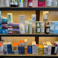 محصولات بهداشتی|آرایشی، بهداشتی، درمانی|شیراز, اصلاحنژاد|دیوار